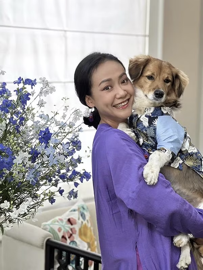 Nữ diễn vi&ecirc;n Hồng &Aacute;nh sau biến cố sức khỏe, tuổi U50 lạc quan vi&ecirc;n m&atilde;n b&ecirc;n chồng CEO- Ảnh 9.