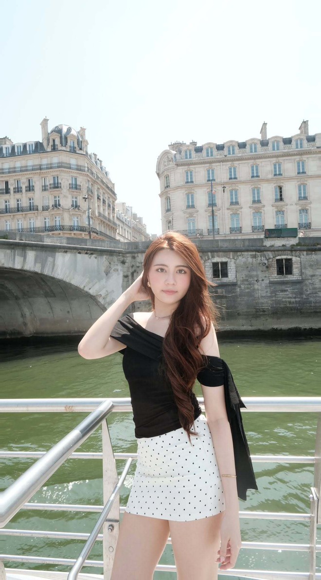 Vẻ đẹp ngọt ngào tuổi 18 ngọt ngào của con gái út nhà MC Quyền Linh - Ảnh 10.