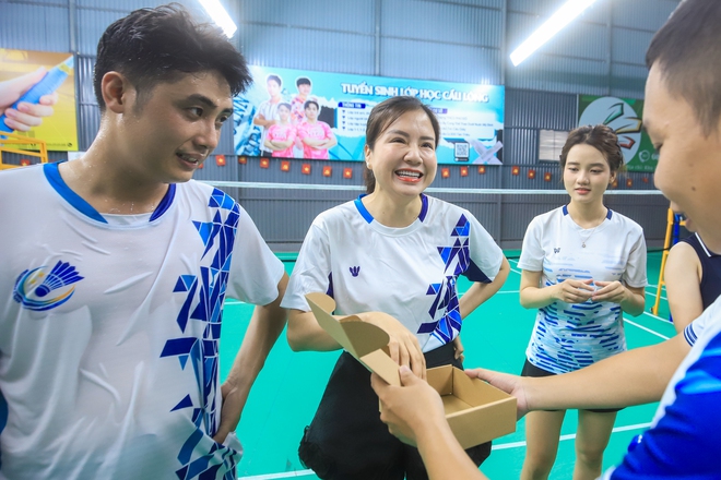 S&ocirc;i nổi Giải Cầu l&ocirc;ng ch&agrave;o mừng 101 năm Ng&agrave;y B&aacute;o ch&iacute; c&aacute;ch mạng Việt Nam - Ảnh 4.