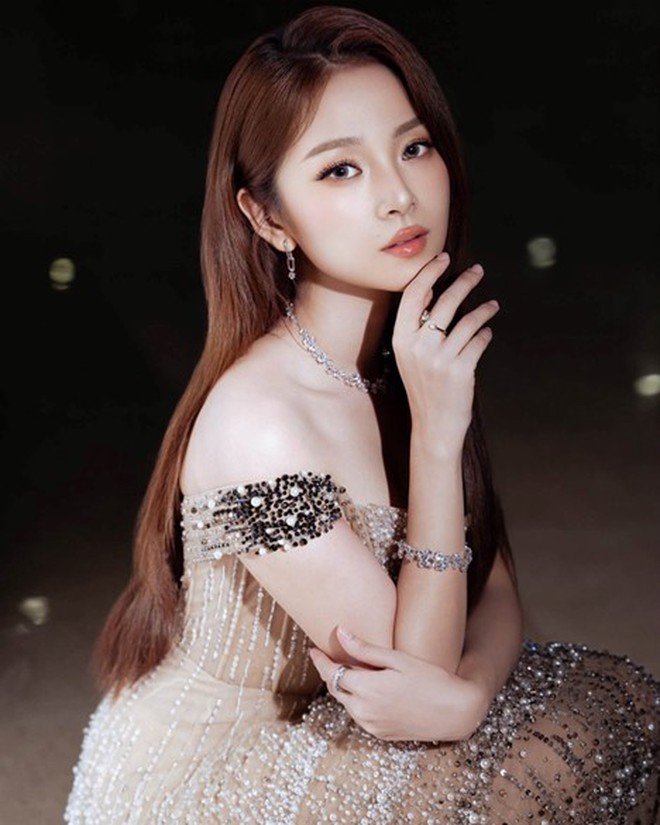 "Ngọc nữ thế hệ mới" của showbiz Việt, g&acirc;y bất ngờ với m&agrave;n "lột x&aacute;c" ấn tượng - Ảnh 3.
