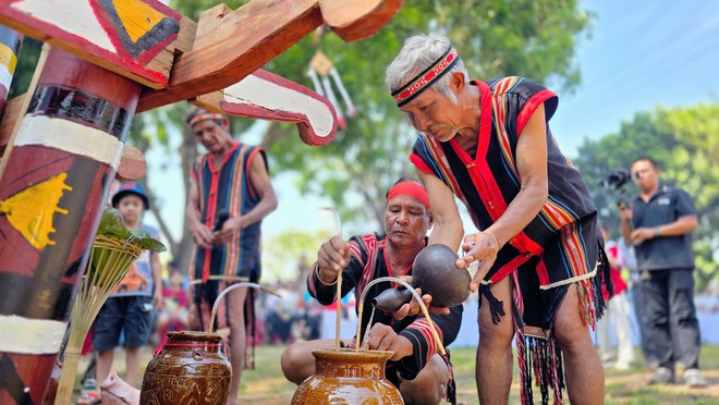 Hòa mình vào văn hóa người Jrai giữa lòng phố núi Pleiku- Ảnh 4.