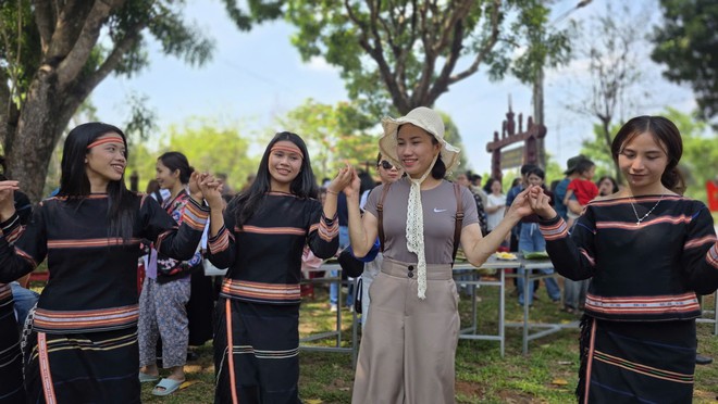 Hòa mình vào văn hóa người Jrai giữa lòng phố núi Pleiku- Ảnh 7.