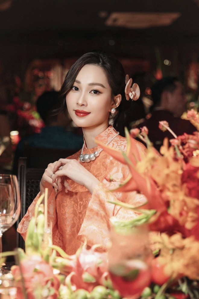 "Hoa hậu của các Hoa hậu": Tuổi 35 làm mẹ 3 con, cuộc sống viên mãn bên chồng doanh nhân - Ảnh 6.