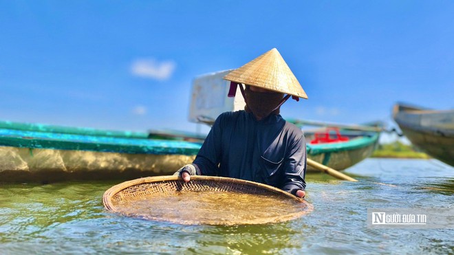 Theo chân “thợ săn” don dưới lòng sông Trà Khúc- Ảnh 12.