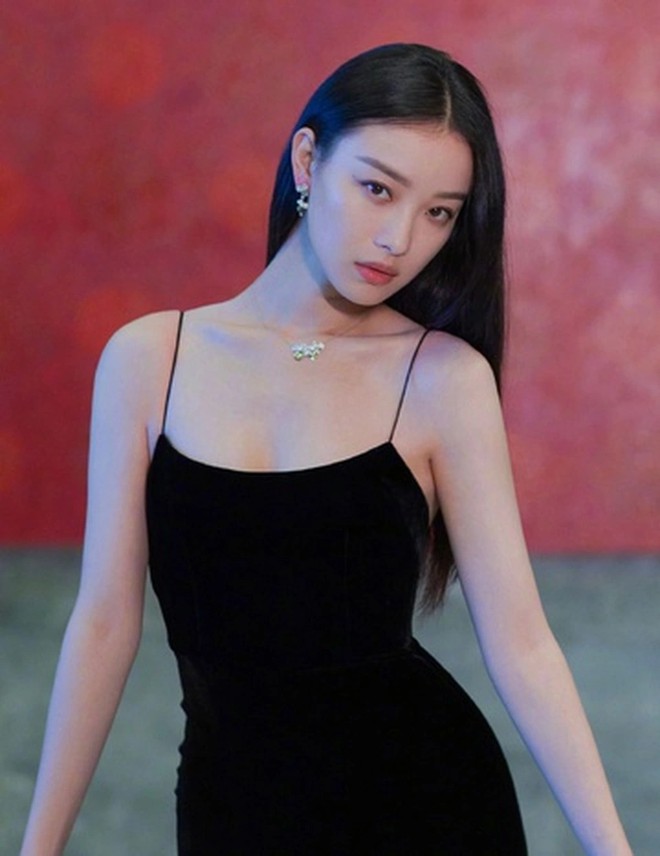 Mỹ nh&acirc;n sở hữu gương mặt ho&agrave;n hảo bậc nhất ch&acirc;u &Aacute;, phong c&aacute;ch đời thường chuẩn "s&aacute;ch mẫu" - Ảnh 3.