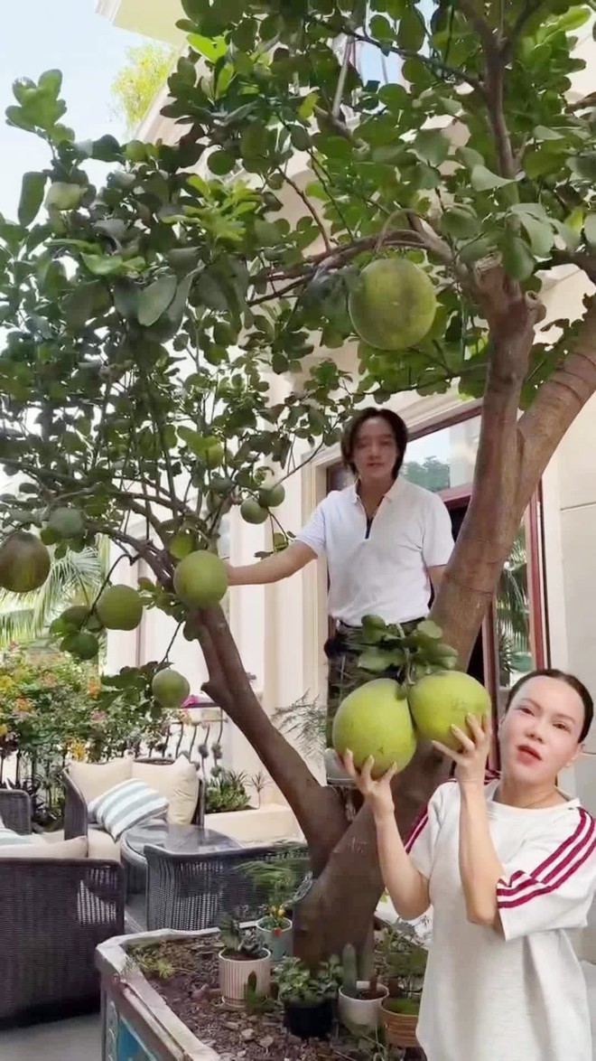 Nghệ sĩ Việt Hương g&acirc;y hoang mang với biểu cảm lạ? - Ảnh 7.