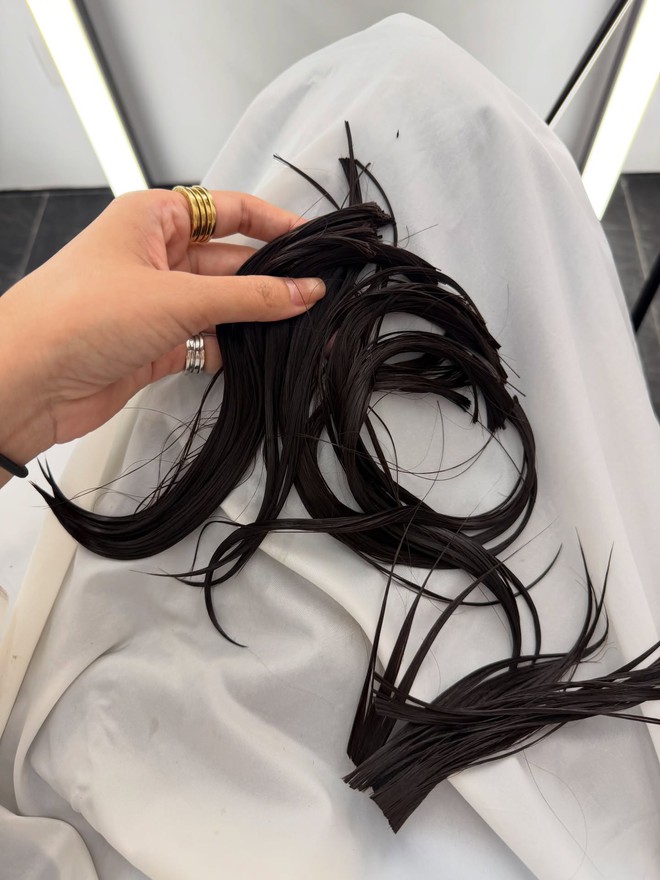 Siêu mẫu Thanh Hằng "xuống tóc" gây bất ngờ - Ảnh 2.