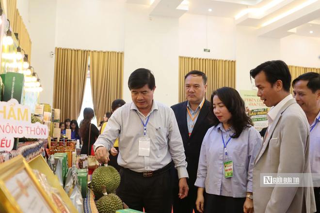 Lễ hội Sầu riêng Đắk Lắk 2026: Nữ bí thư xã, diễn viên cùng livestream bán hàng cho người dân, doanh nghiệp- Ảnh 4.