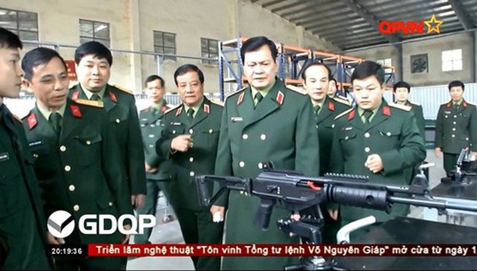 Việt Nam thay thế AK-47 bằng súng trường Israel