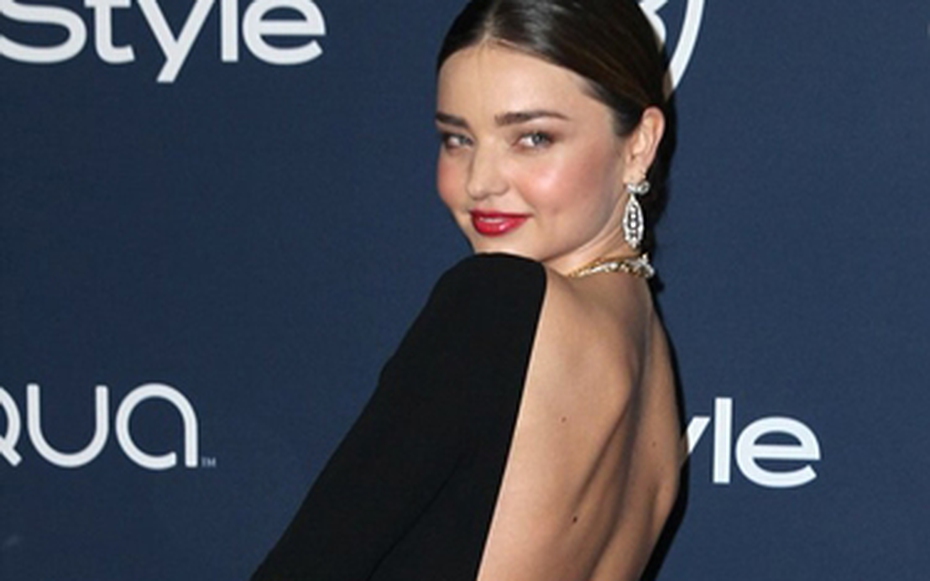 Miranda Kerr đốt cháy Quả cầu vàng bằng bộ đầm không... nội y