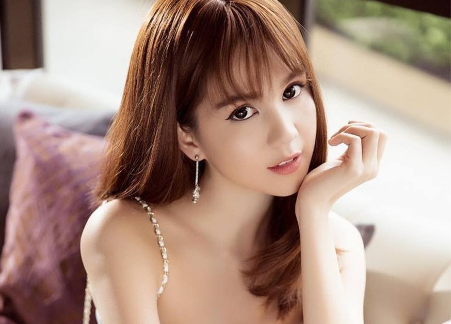 Chia tay bạn trai đại gia, Ngọc Trinh 'trách móc' đàn ông?