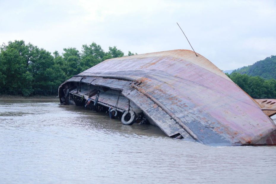 Thuyền trưởng hãi hùng kể lại giây phút hai tàu biển lớn đâm nhau
