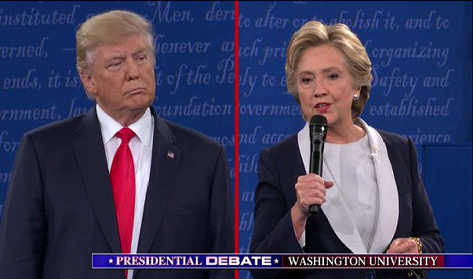 Trump vs Clinton: Diễn biến 'nảy lửa' trong buổi tranh luận thứ hai