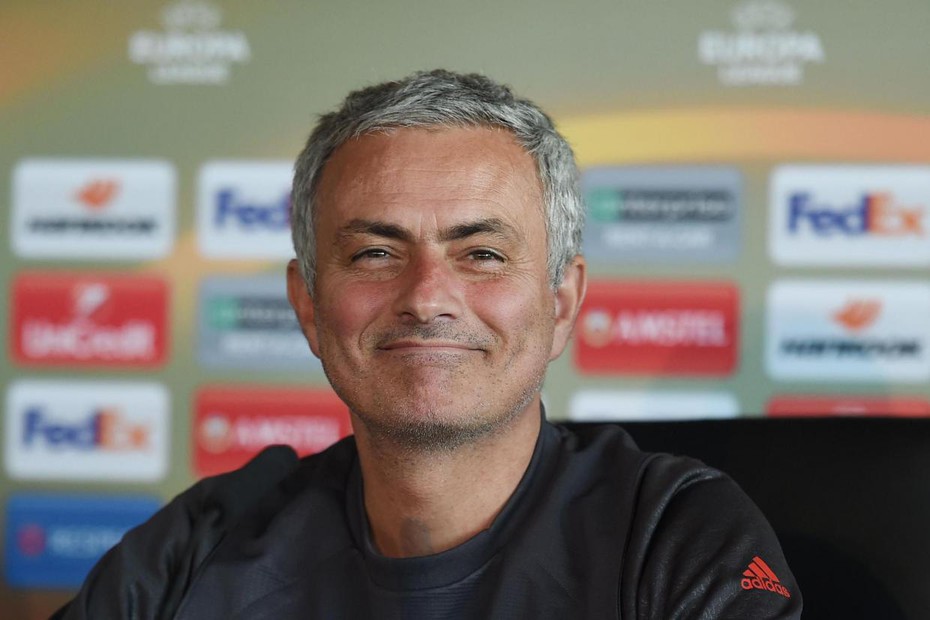 Mourinho hài hước châm chọc truyền thông sau trận đấu với Fenerbahce