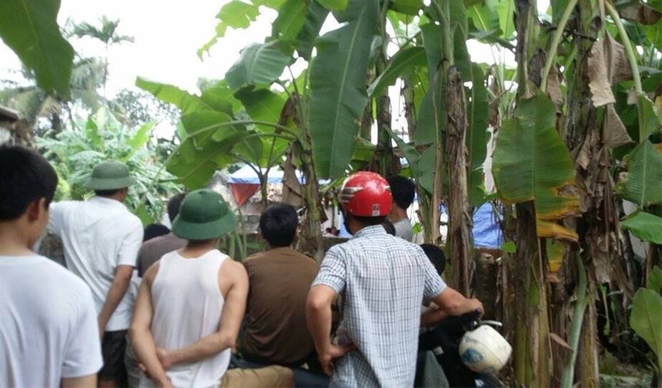 Hà Nội: Truy bắt gã chồng chém chết tình địch và vợ ngay trên giường