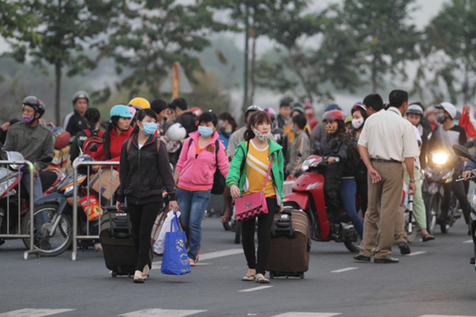 Nghỉ Tết 7 hay 10 ngày: Băn khoăn nên 'co' hay 'giãn'?