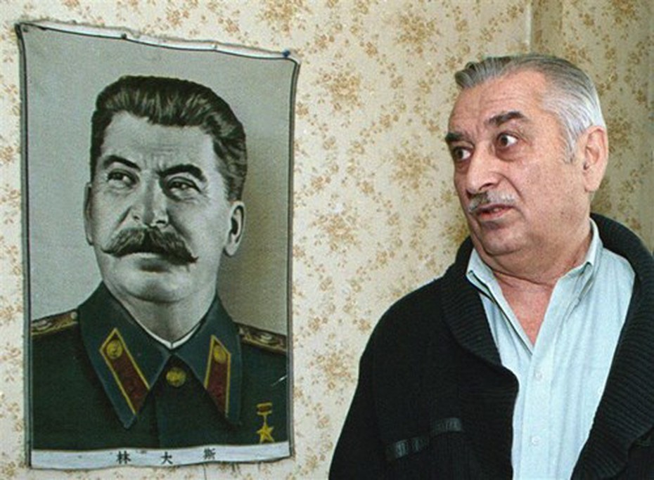 Cháu nội Stalin muốn kiện người viết sách giáo khoa lịch sử