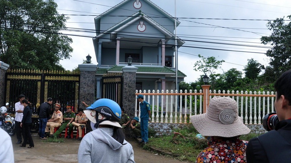 Hé lộ nguyên nhân vợ, con trưởng ban dân vận huyện tử vong tại nhà