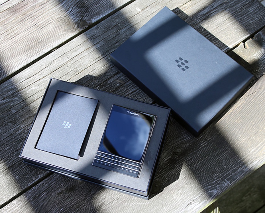 Cách phân biệt Blackberry Passport chính hãng và 'hàng dựng'