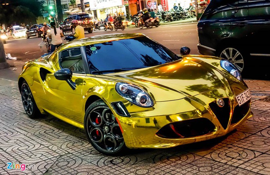 Alfa Romeo 4C Sài Gòn mạ vàng phong cách dân chơi Dubai