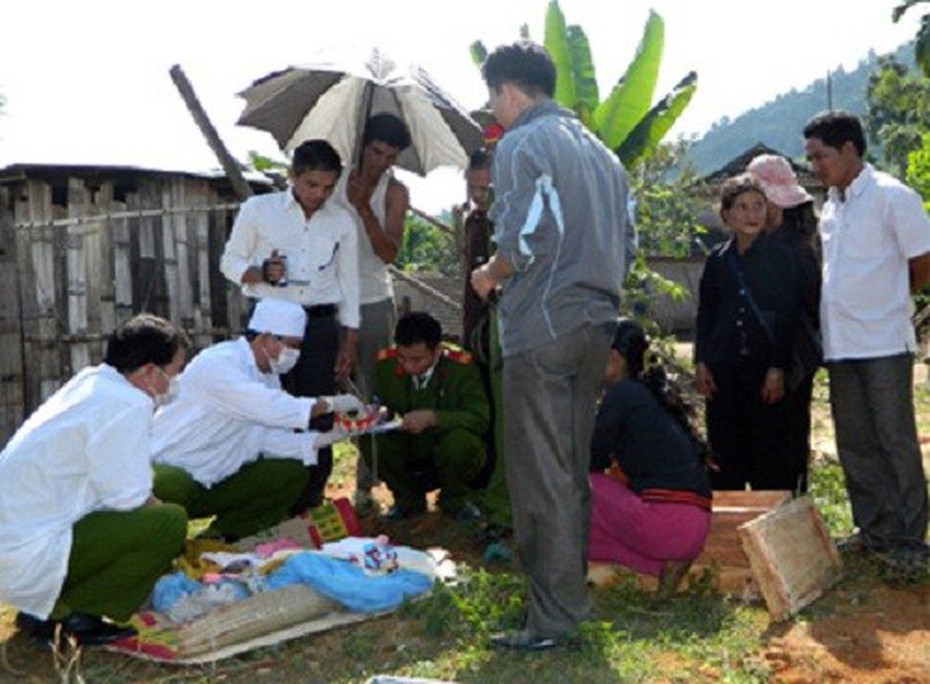 Nghệ An: Điều tra nguyên nhân cái chết bất thường của cụ bà đơn thân