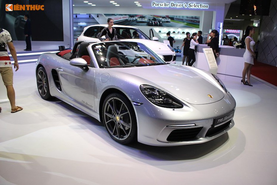 Siêu xe mui trần Porsche 718 Boxster giá 3,5 tỷ tại Việt Nam