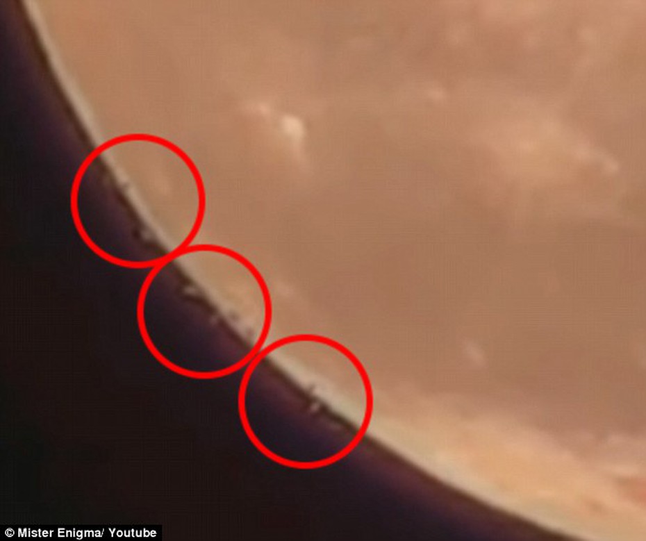 Xôn xao clip hàng trăm UFO rời ‘căn cứ’ Mặt trăng
