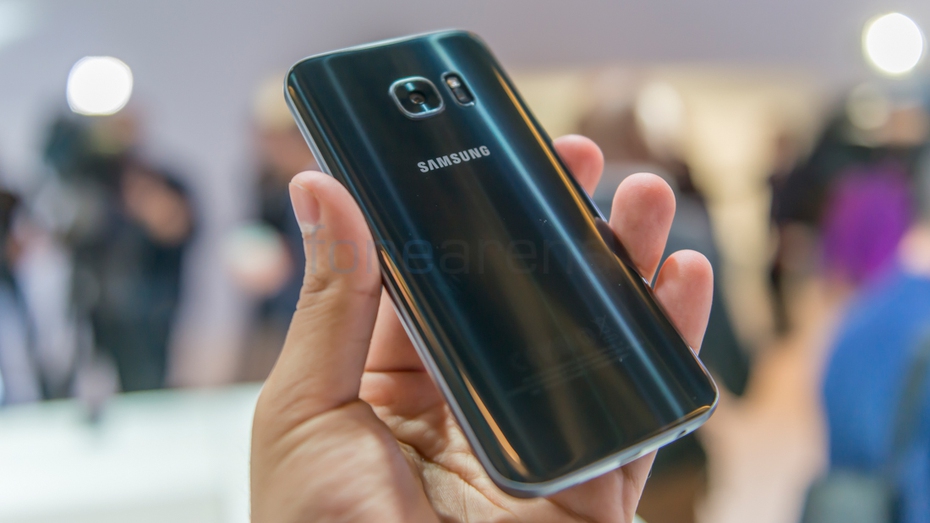 Samsung bất ngờ ra bản Galaxy S7 đen bóng vào tháng 12