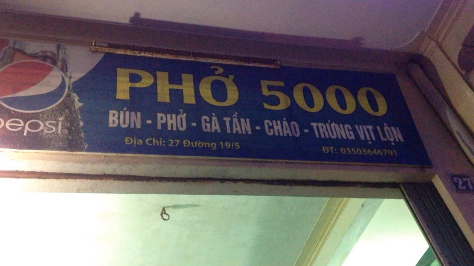 Ấm lòng bát phở đêm giá 5 nghìn giữa thời bão giá ở thành phố dệt