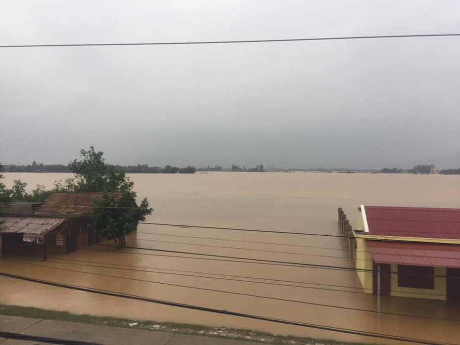 Lũ dài ngày, vùng trũng Quảng Bình có nguy cơ 'khát' nước sạch