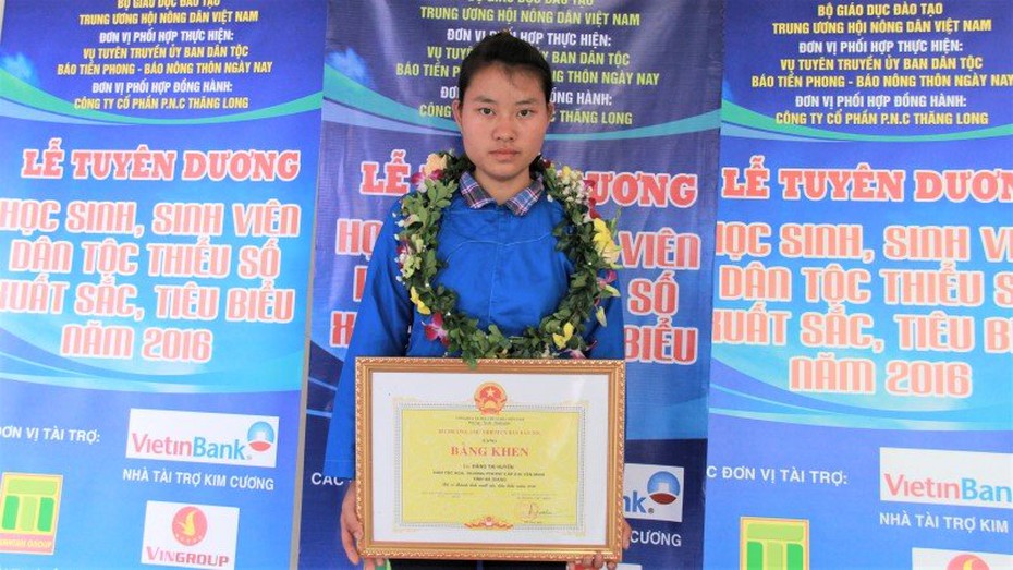 Nữ sinh Hà Giang không được trường ĐH Luật nhận vào học