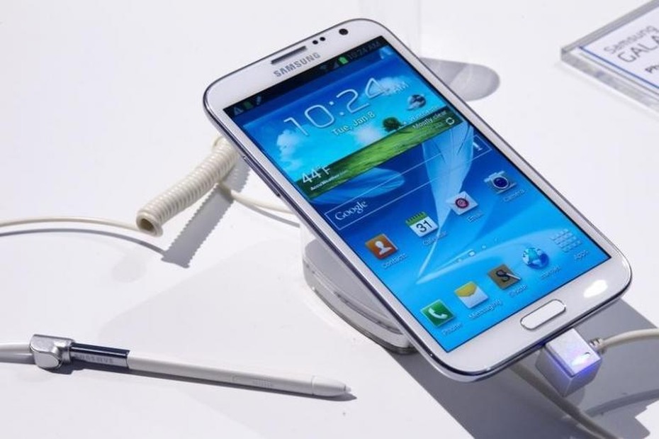 Đến lượt Galaxy Note II bốc cháy khi đang trên máy bay