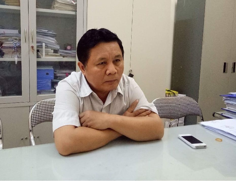 Nghi vấn cán bộ phòng Nội vụ lấy tiền làm 'công cụ' để... nâng lương