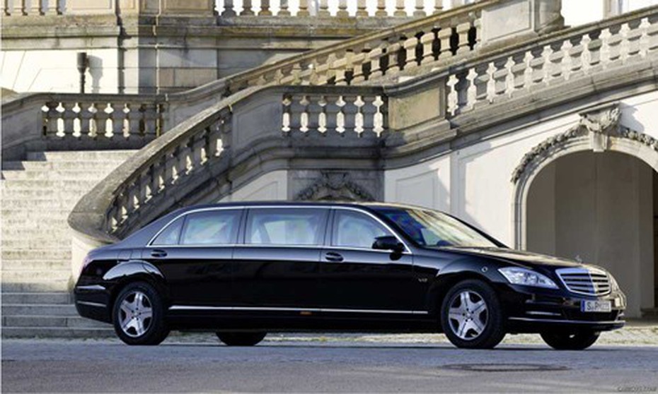 Lý do siêu xe chống đạn của Tổng thống Putin được bán giá 30,8 tỷ