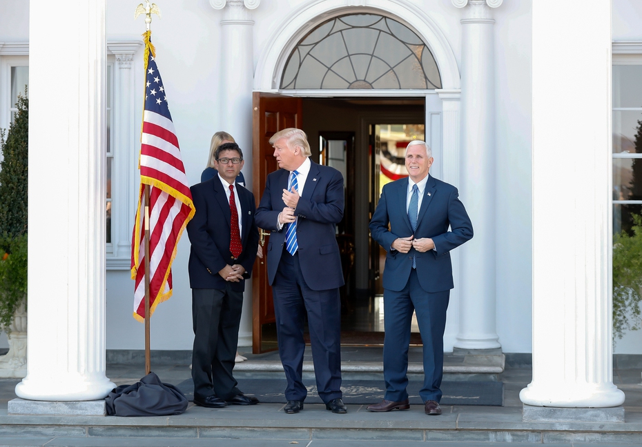 'Cửa ải' 100 ngày đầu làm tổng thống của Donald Trump