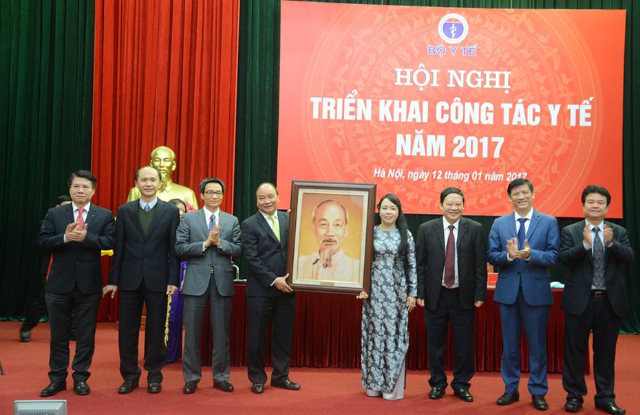 13 thành tựu, 9 hạn chế và 12 câu hỏi của Thủ tướng gửi ngành y