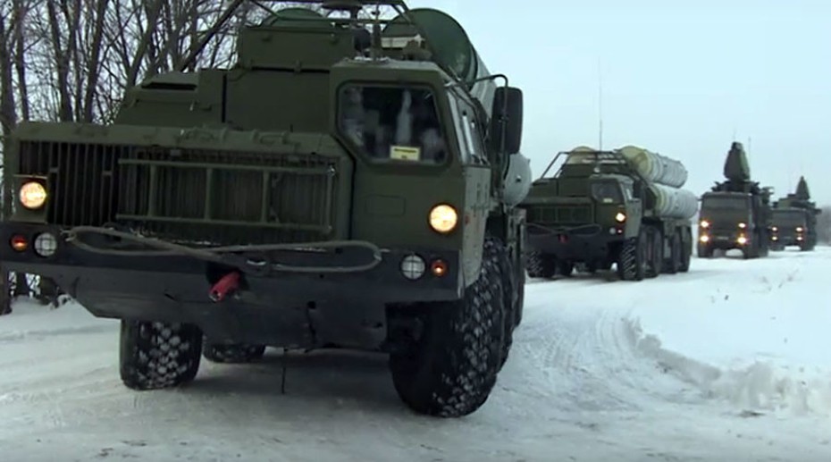 Clip: Nga triển khai 'rồng lửa' S-400 đến ngoại ô Moscow