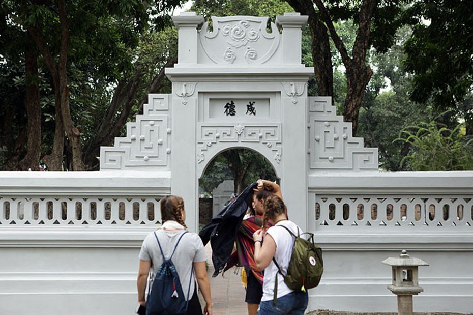 Văn Miếu ‘khoác áo mới’: Thâm trầm cổ kính ‘bay đi ít nhiều’
