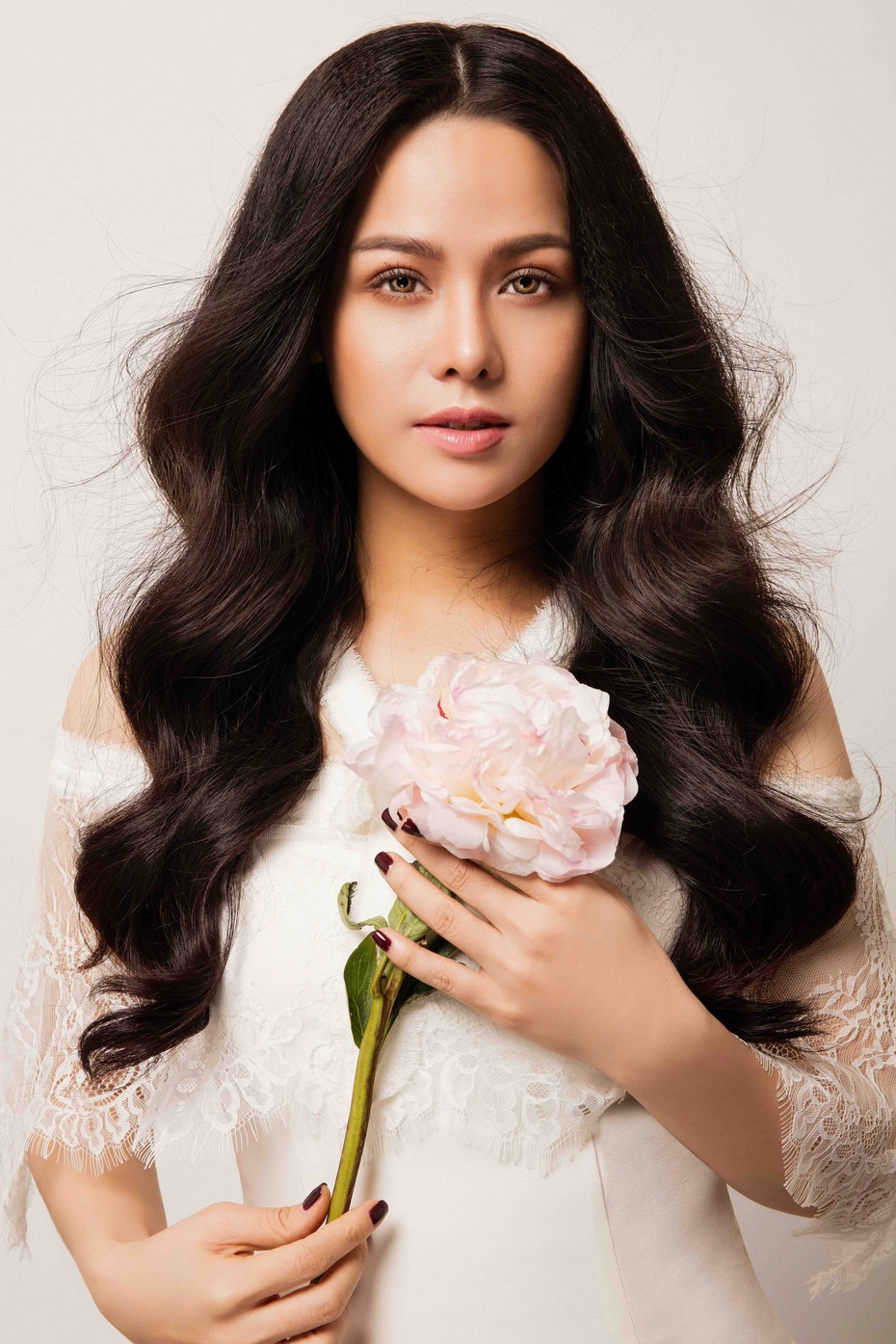 Nhật Kim Anh - nữ diễn viên vào vai song sinh 'rất ngọt'