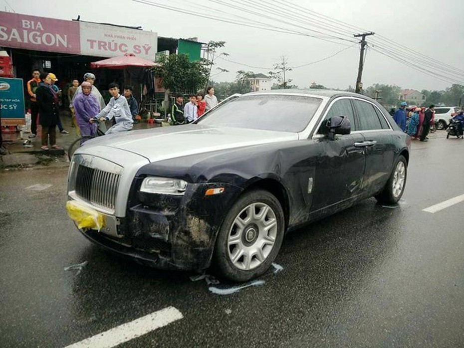 Thông tin thêm chiếc siêu xe Rolls-Royce Ghost vừa đâm chết người