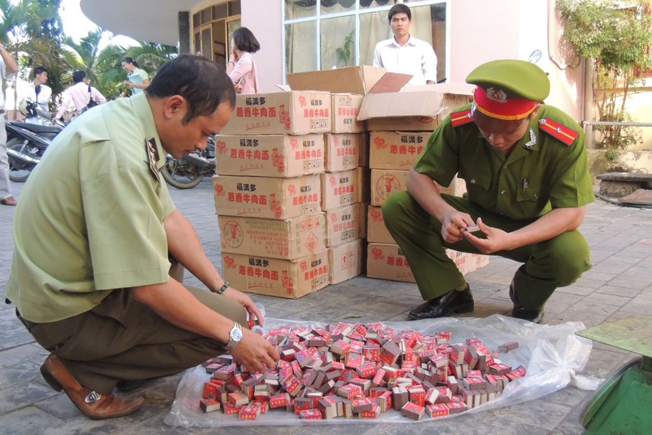 Theo dấu dân buôn trên những 'cung đường pháo lậu'