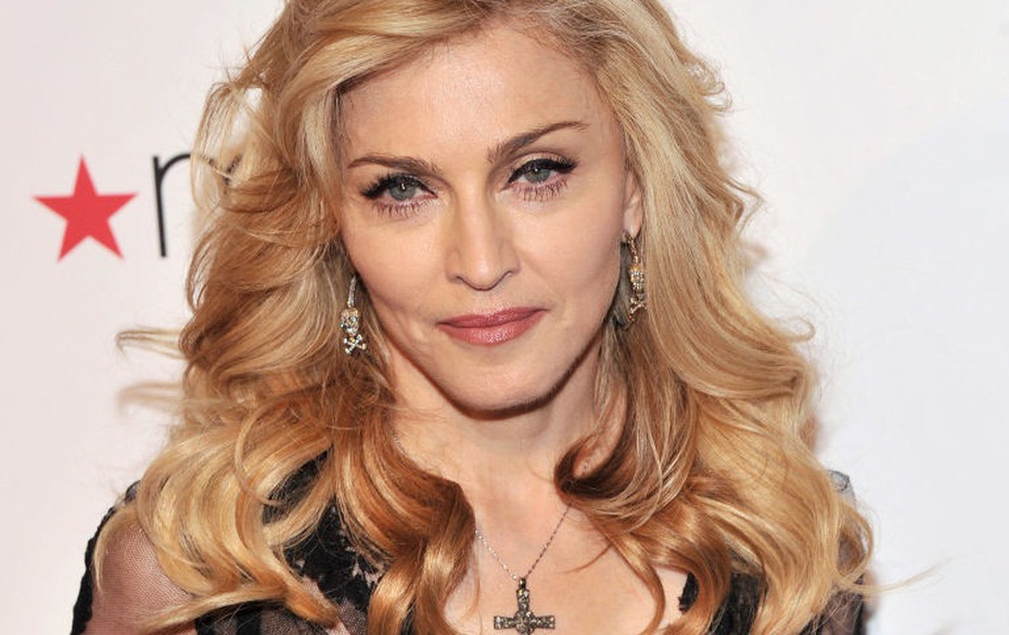 Madonna nhận nuôi cặp song sinh 4 tuổi người Malawi