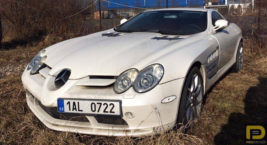 'Xót xa' siêu xe Mercedes-Benz SLR McLaren 'đội mưa nắng'