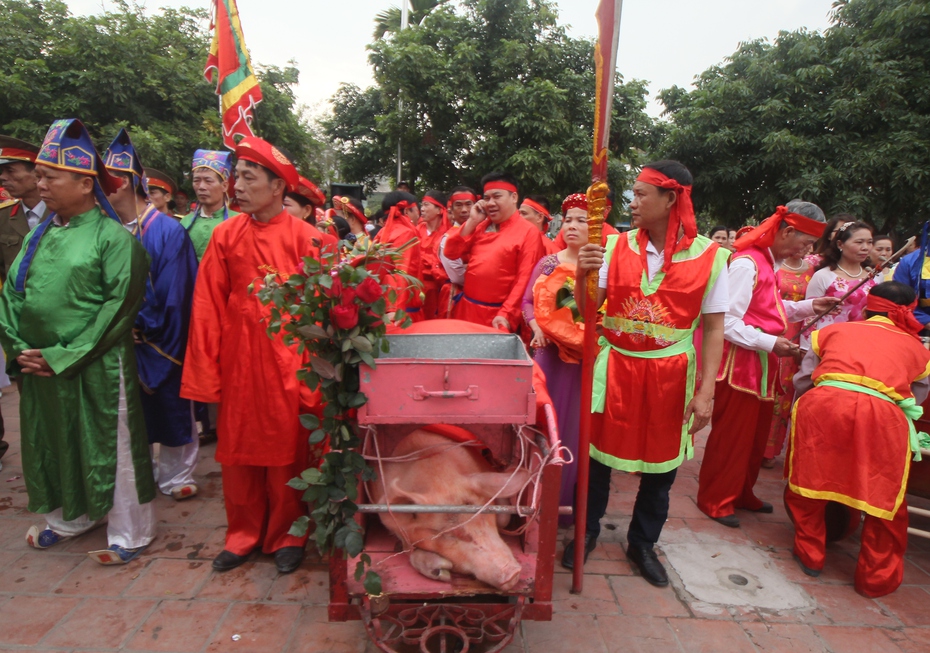 Hai ‘ông ỉn’ tiếp tục bị ‘xử kín’ tại lễ hội chém lợn ở Bắc Ninh