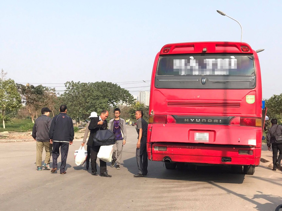 Hà Nội: Xe dù, bến cóc lộng hành sau điều chuyển tuyến