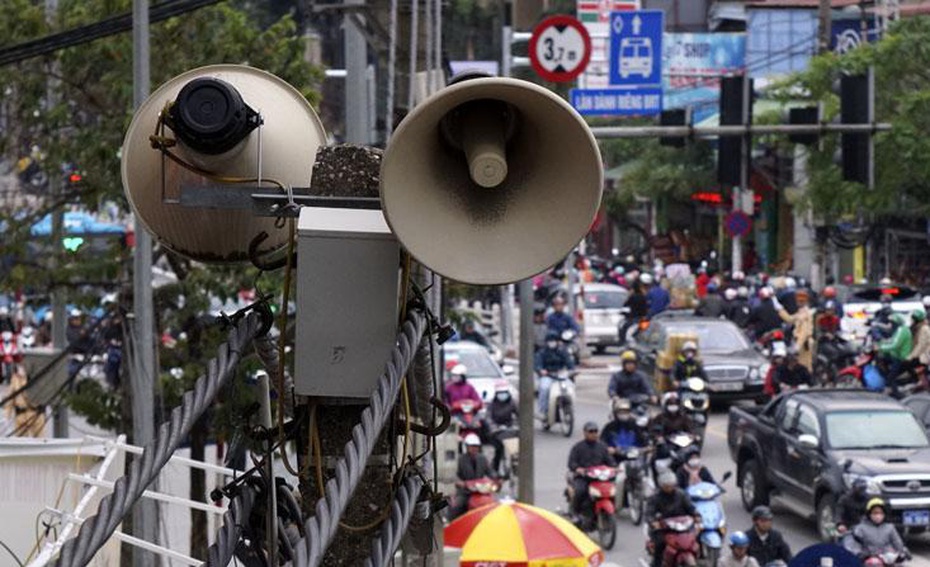 Chủ tịch Hà Nội: Mỗi phường chi vài trăm triệu 1 năm cho loa phường