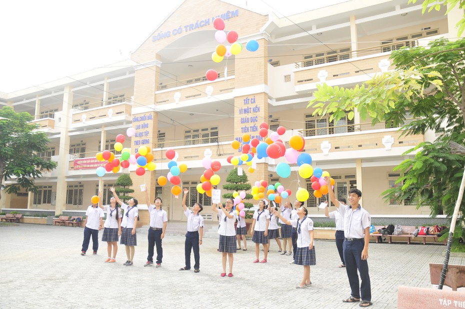 Trường THPT Thủ Thiêm: Thầy giáo đánh học sinh như cơm bữa?