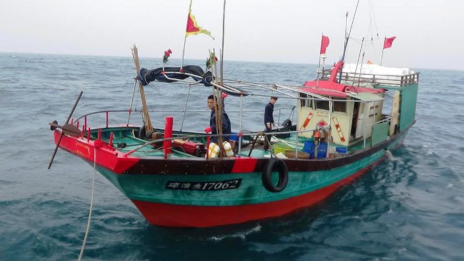Bộ đội biên phòng truy bắt tàu Trung Quốc xâm phạm lãnh hải Việt Nam