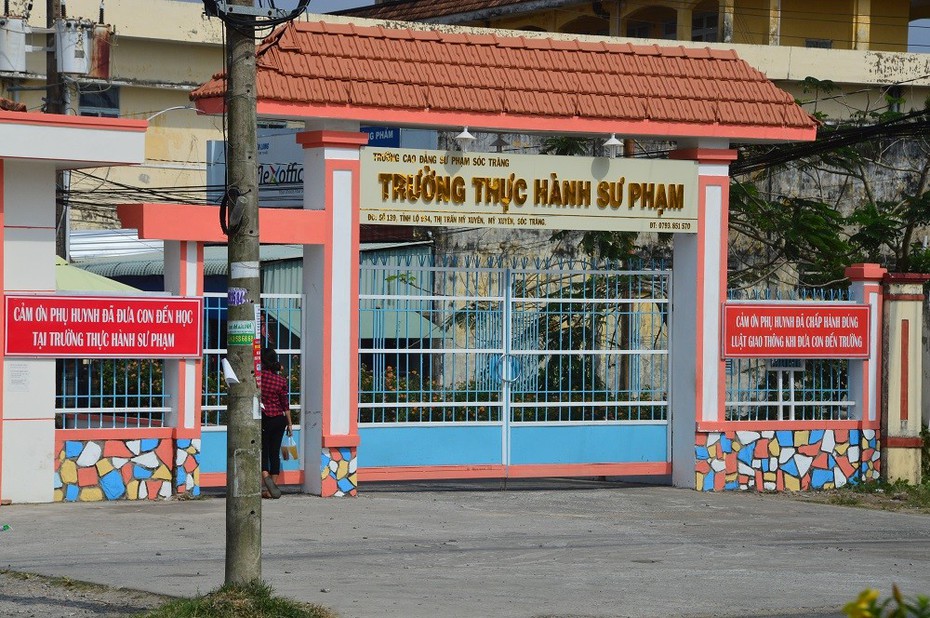 Sóc Trăng: Bênh con, 2 phụ huynh lao vào đánh nhau giữa sân trường