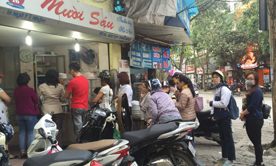 Tết Hàn thực: Dân Thủ đô xếp hàng dài mua bánh trôi, bánh chay